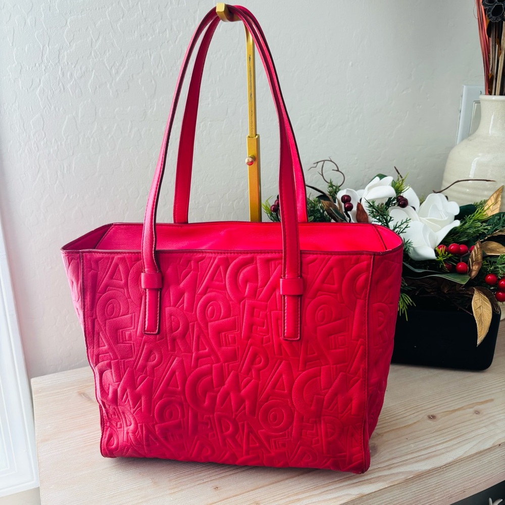 Salvatore Ferragamo Red Logo Embossed Bonnie Tote Bag Purse Designer Luxury - Picture 6 of 15